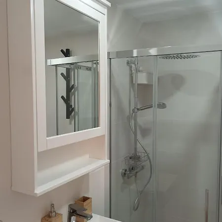 Fantastico Piso Con Piscina Y Balcon En Appartamento
