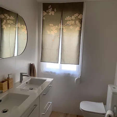 Fantastico Piso Con Piscina Y Balcon En *