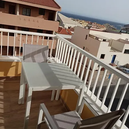 Daire Fantastico Piso Con Piscina Y Balcon En *